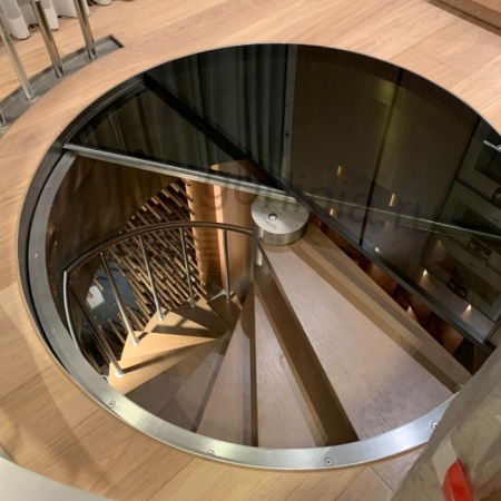 Сдвижной круглый стеклянный люк с лифтовым механизмом и осевым вращением электроприводом - управление выносной клавишей Сдвижной круглый стеклянный люк с лифтовым механизмом и осевым вращением электроприводом - управление выносной клавишей