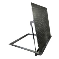 Люк с утепленной рифленой дверью со скрытыми петлями, амортизаторами и замком Люк с утепленной рифленой дверью со скрытыми петлями, амортизаторами и замком