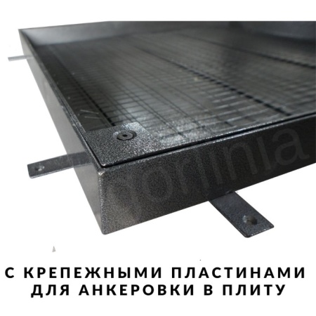 Люк под брусчатку с крепежными пластинами из черновой стали для анкеровки в бетонную плитку перекрытия колодца Люк под брусчатку с крепежными пластинами из черновой стали для анкеровки в бетонную плитку перекрытия колодца