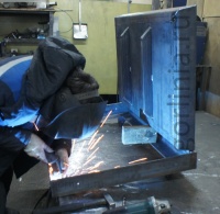 Сварка люка под брусчатку на заводе Сварка люка под брусчатку на заводе