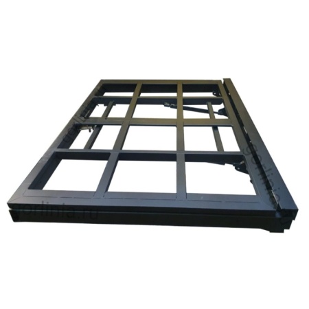 Люк стальной под доску 25 мм в деревянном полу на петлях с амортизаторами   и замком Люк стальной под доску 25 мм в деревянном полу на петлях с амортизаторами   и замком